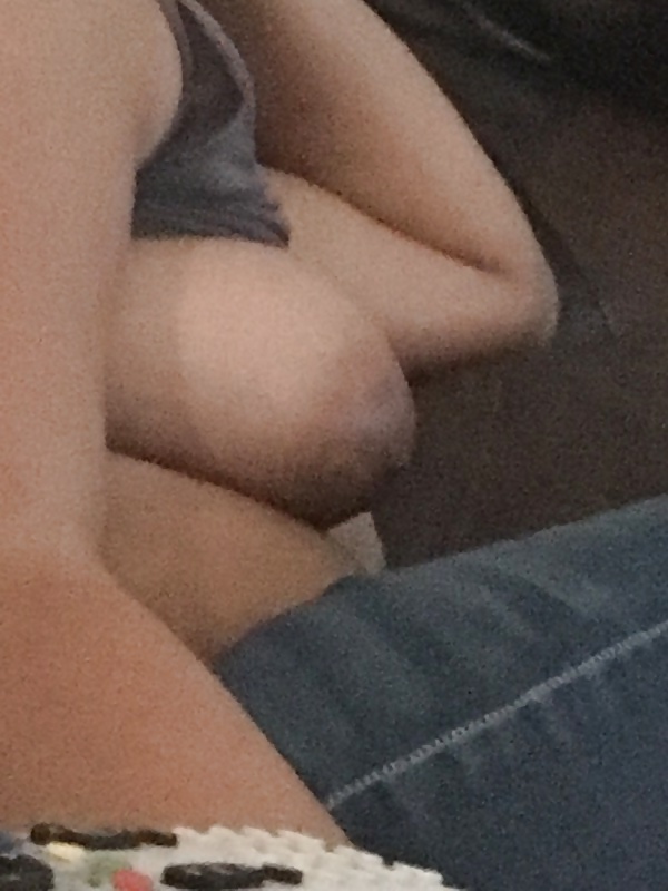 Candid chubby teen tits and nipples Nena con tetas grandes  (2/2)