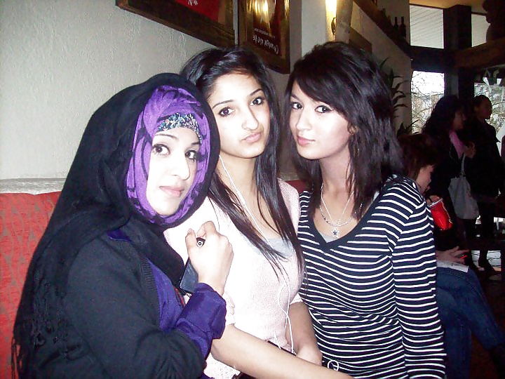 UPDATED Clothed Hijabi Indian Paki Arab Teens UK Bengali  (17/40)