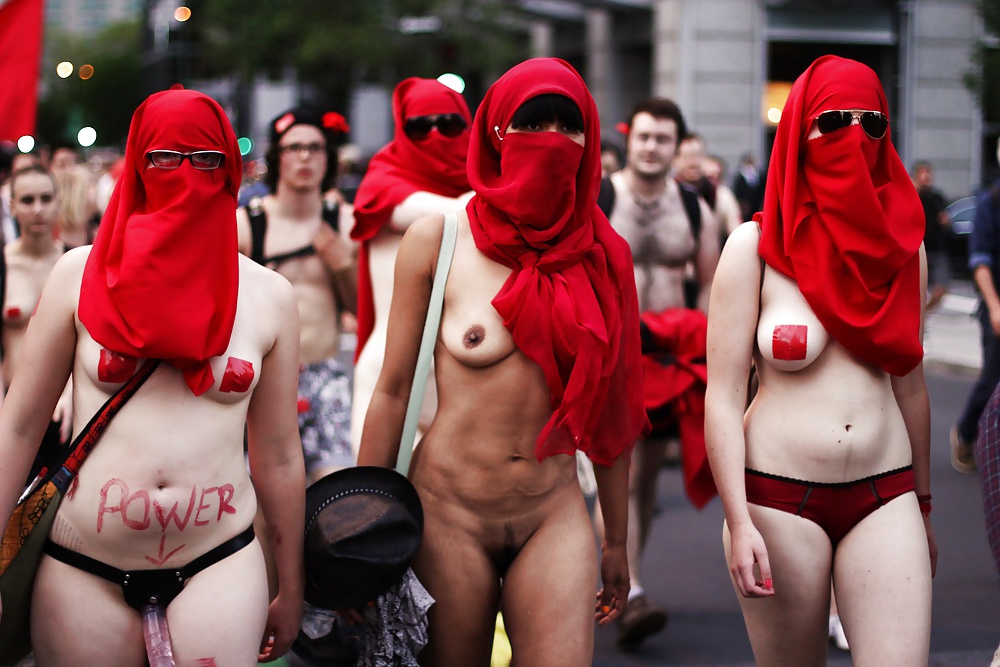 Montreal nude protests (20/43) .