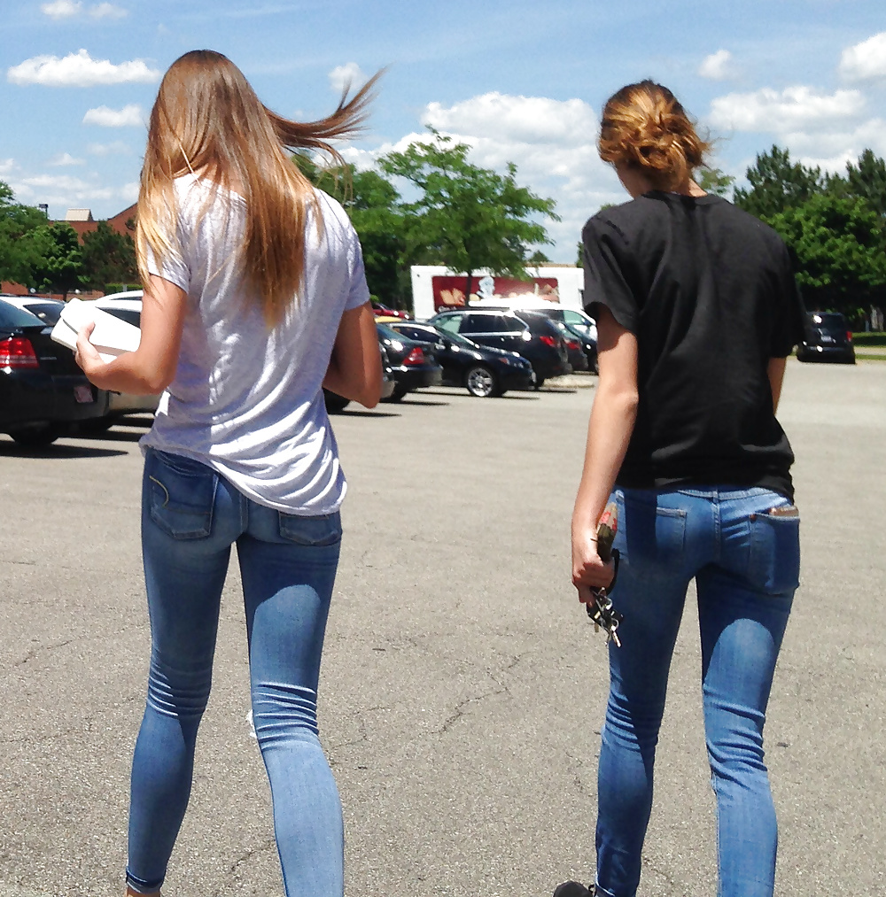 Tight Teens in Jeans (4/11)