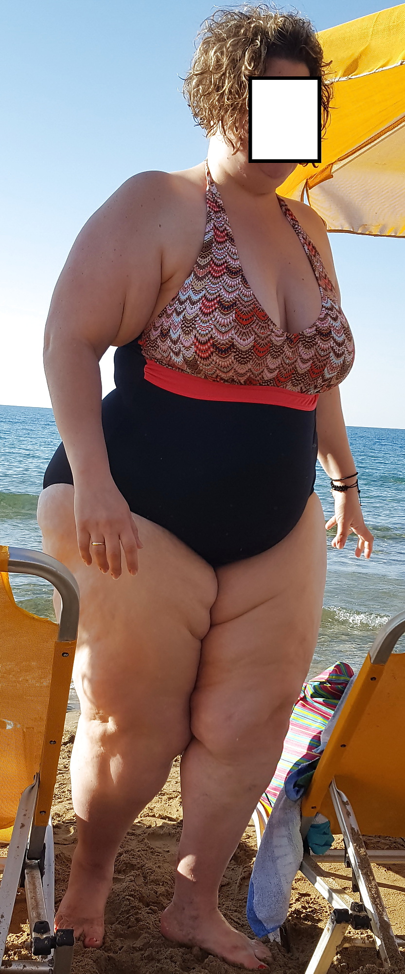 ssbbw mature amateur spied on the beach in swimsuit  (8/8)