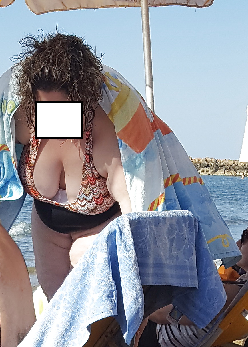 ssbbw_mature_amateur_spied_on_the_beach_in_swimsuit_ (3/8)