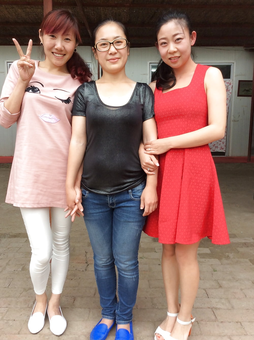 Chinese wife and friends (2/17)