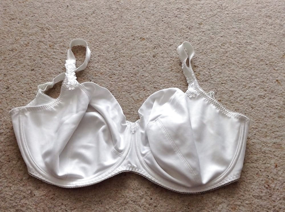 Used G cup bras (13/26)