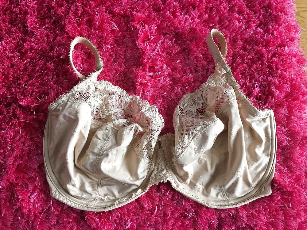 Used G cup bras (22/26)