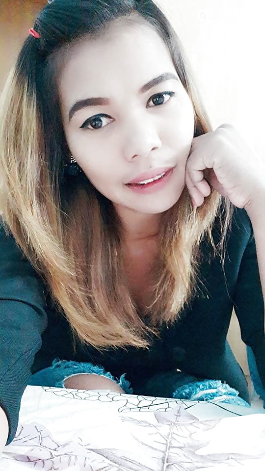 Thai slut Lia ask for PW to see her nude gallery (4/8)