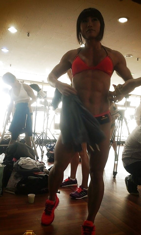 sexy_korean_muscular_woman (2/25)