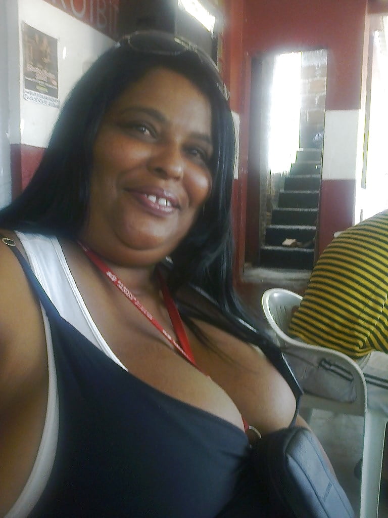 A busty mature Janice from Brazil (19/23)