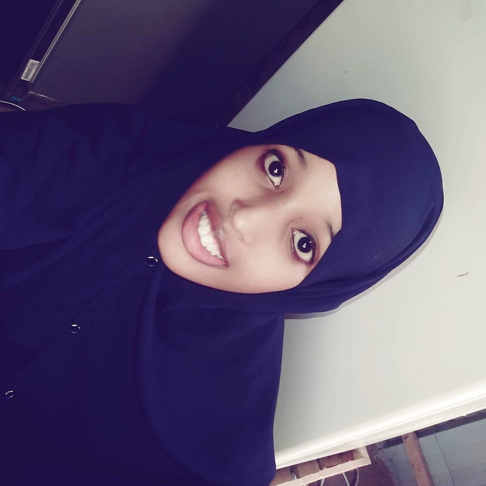 Somali hijabis (15/53)