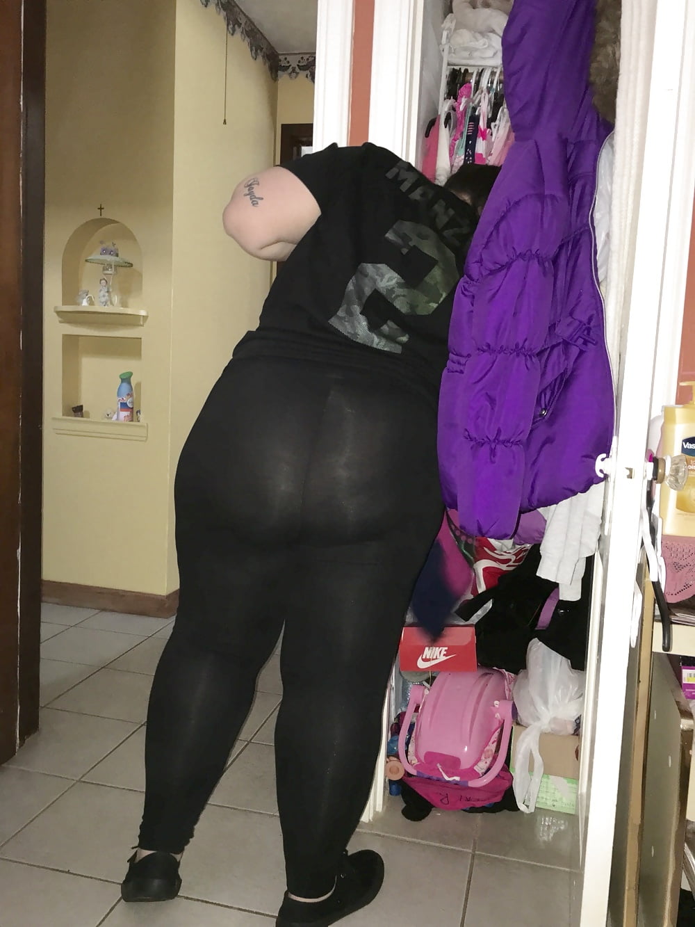 Thick_Latina_in_see_through_leggings_ (4/14)