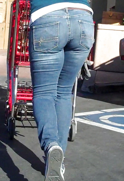 Work dat teen cart girl butt & ass in jeans (7/29)