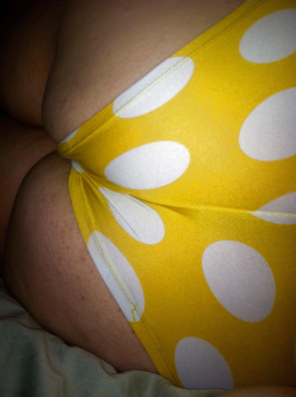 BBW wife Laura wearing wet, soiled, and cum stained panties. (1/8)