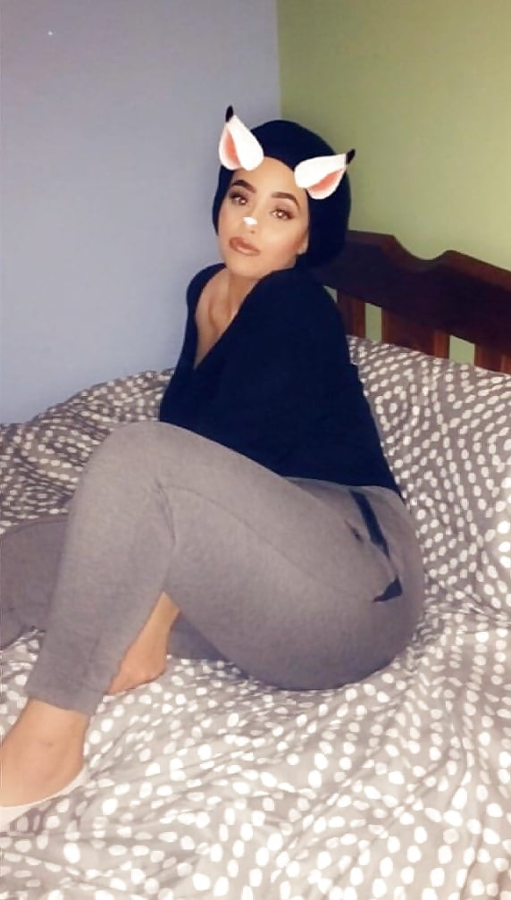 Msg me if anyone knows any sexy hoejabi insta or snap. (3/7)