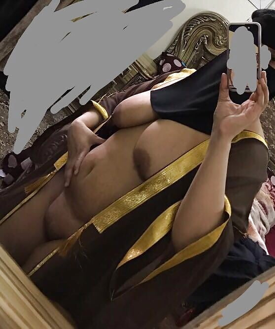 Saudi arabia milf naked abaya selfie khaliji (5/8)