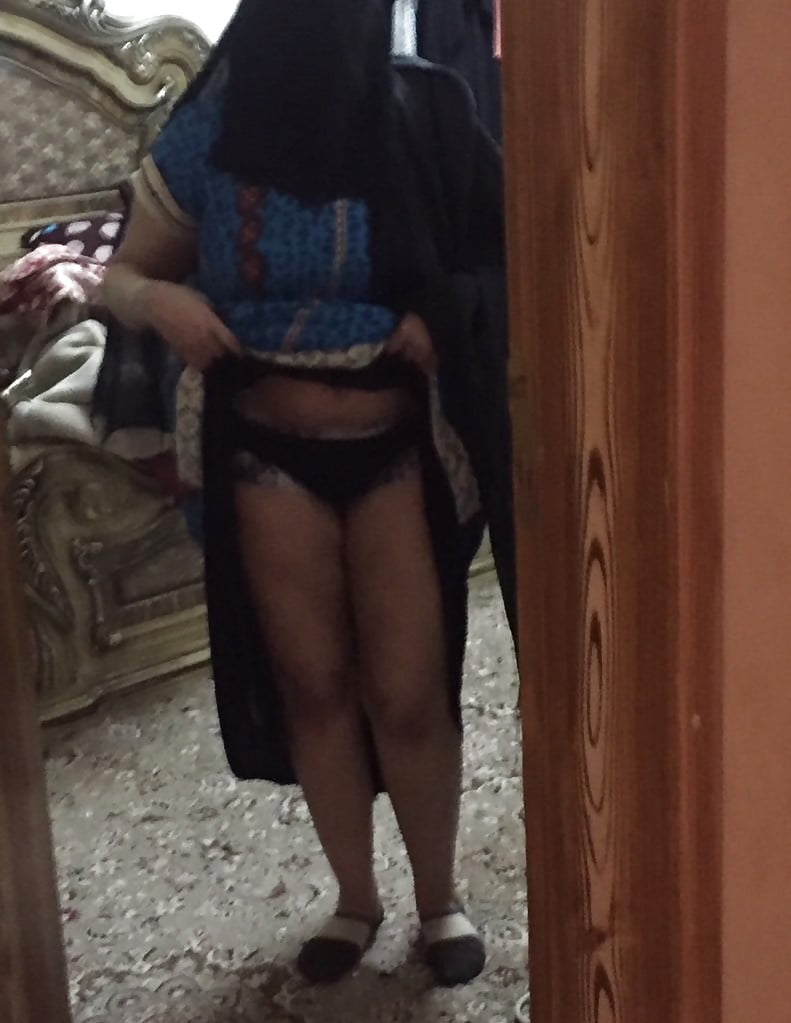 Saudi arabia milf naked abaya selfie khaliji (8/8)