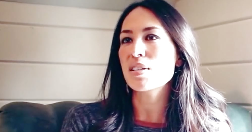 THE HOT, SEXY FIXER-UPPER LADY AND MOMMA, JOANNA GAINES - Photo #4.