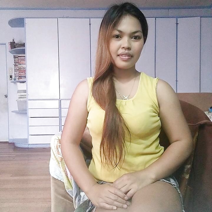 Filipina slut ask for password to see her tits (6/9)