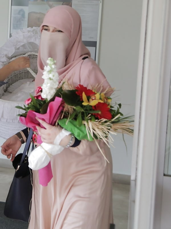 Sexy_amateur_prego_niqab_wife (6/6)