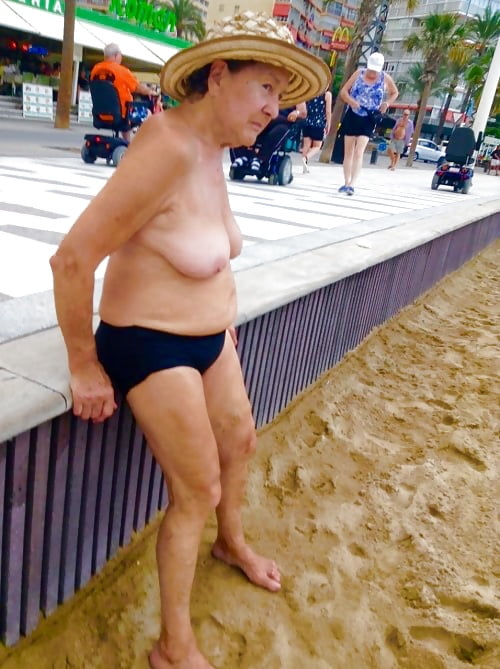 Older Ladies Topless - Photo #26.