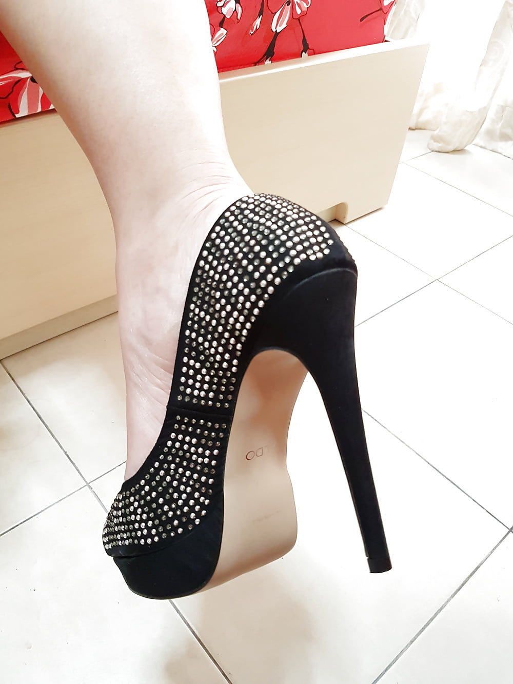 I love my sexy ALDO high heels in HD quality (3/5)