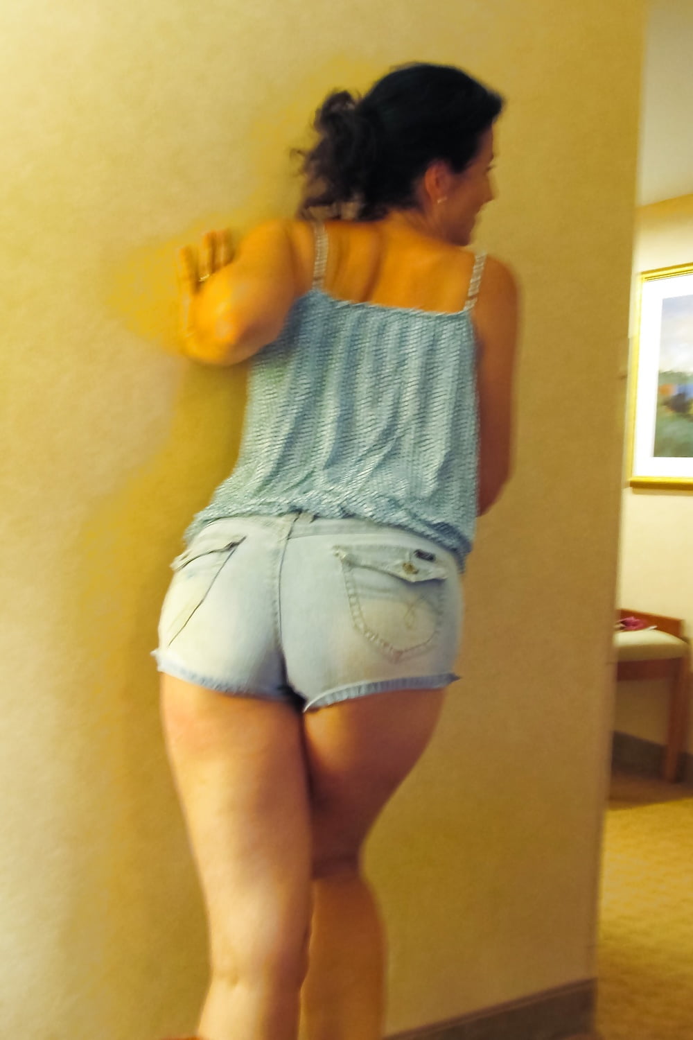 Mature wife exposed ass & tits in hotel room (8/16)