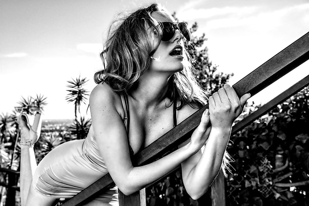 Sexy Alexandra Stan - Photo #34.