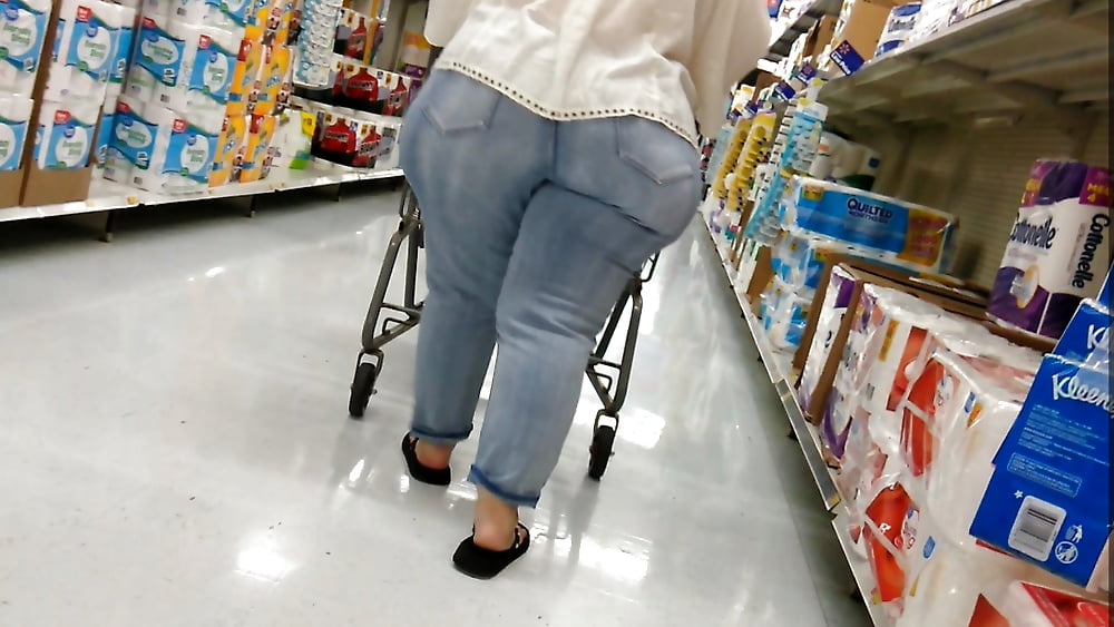 Mega ass granny candid - Photo #12.