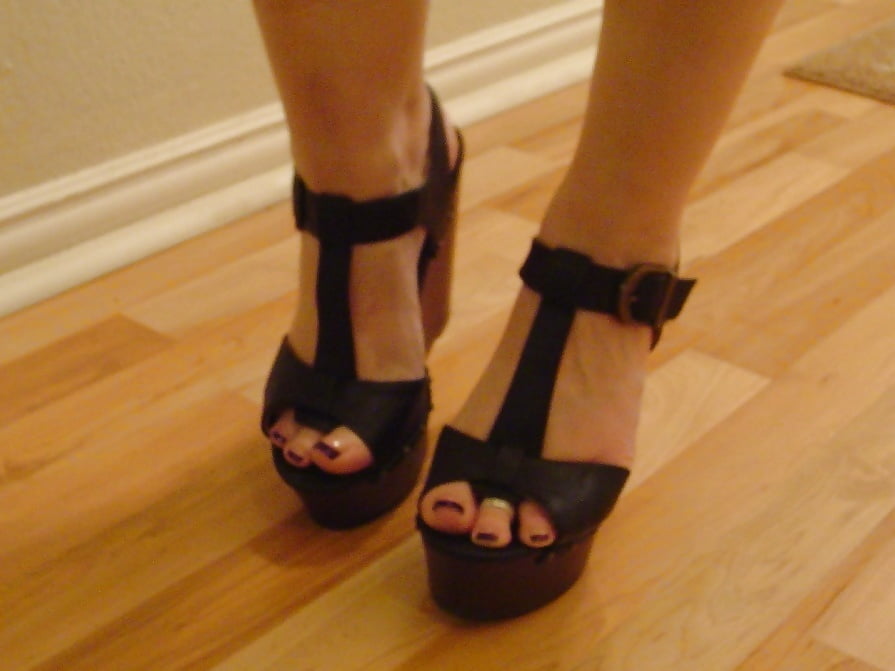 My Sexy Feet in Heels (3/8)