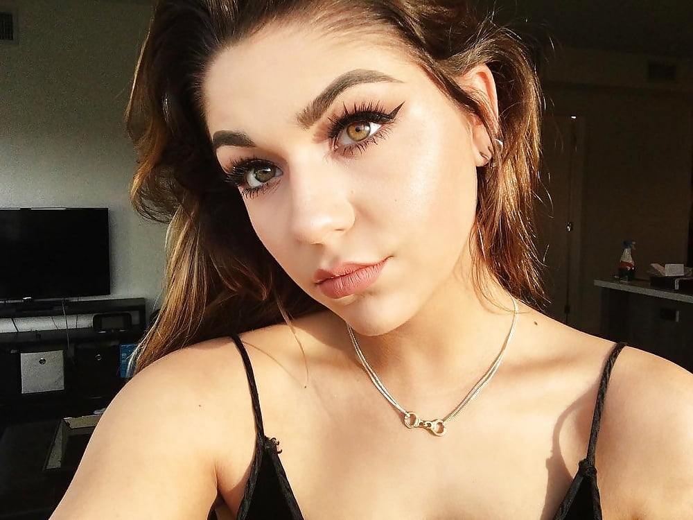 Andrea Russett YouTuber sexy - Photo #151.