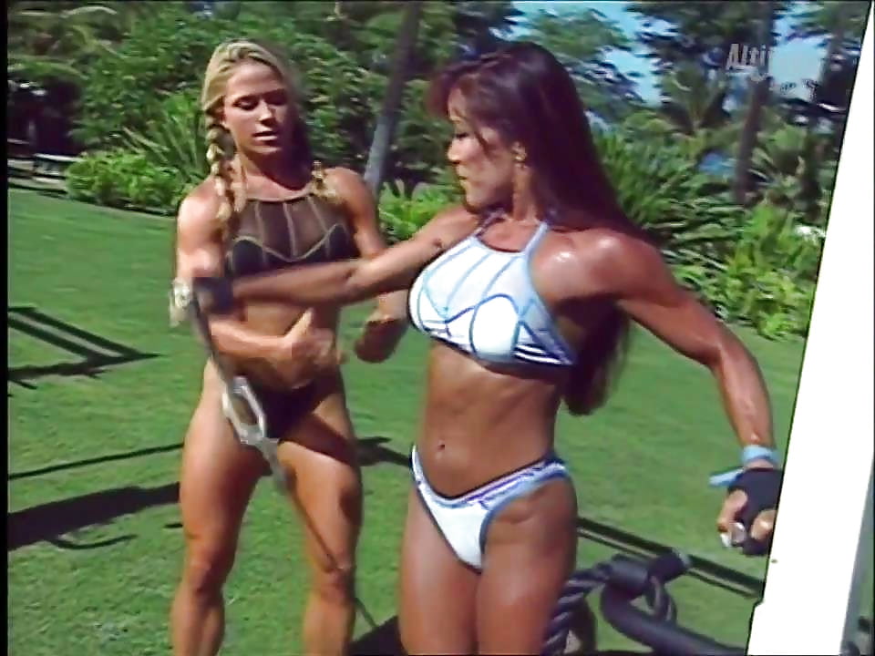 Kiana Tom Inflates White Mesh Bikini With Monica Brant (15/40)