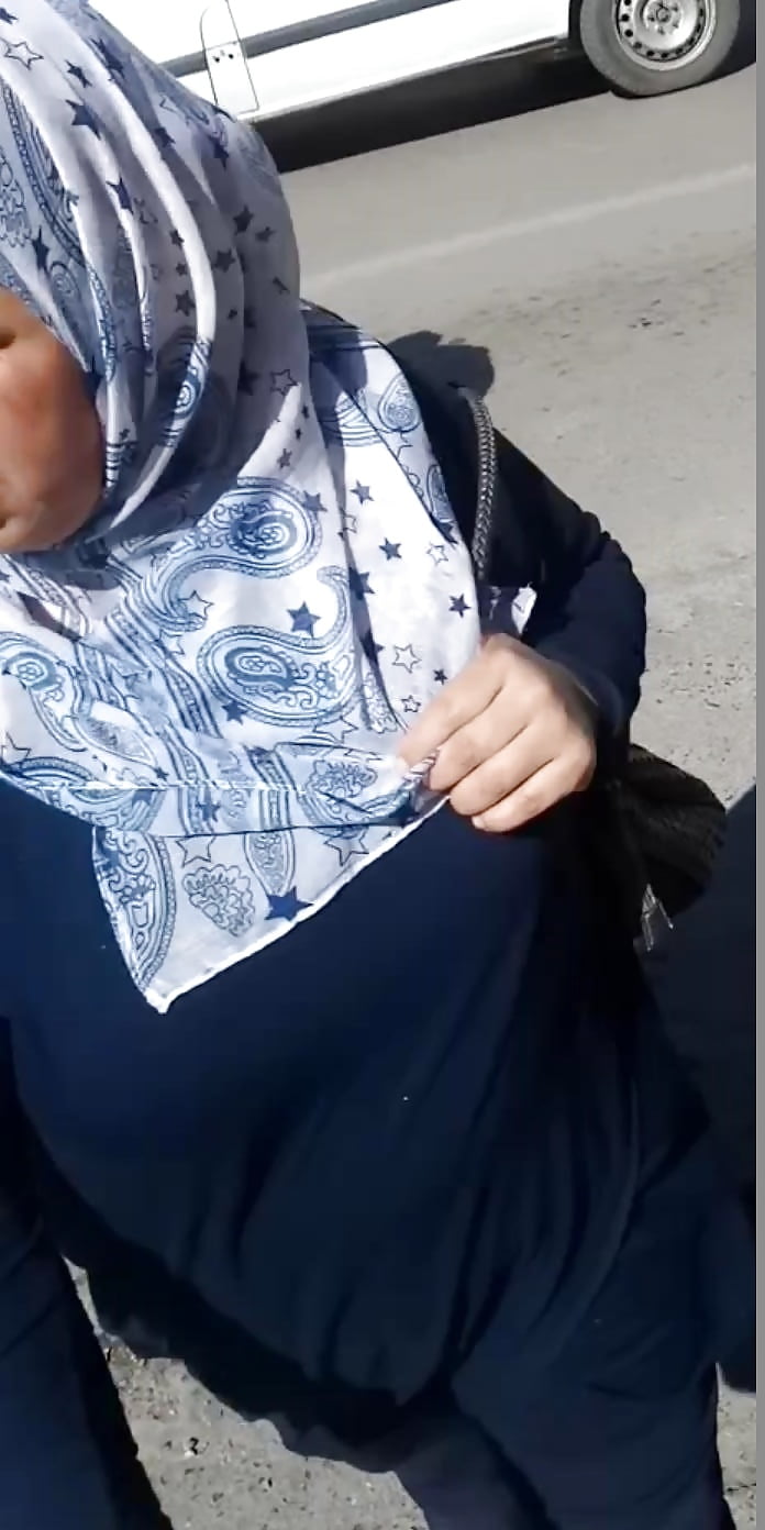 arab street spy ( boobs - milf - moms - hijab ) (5/22)