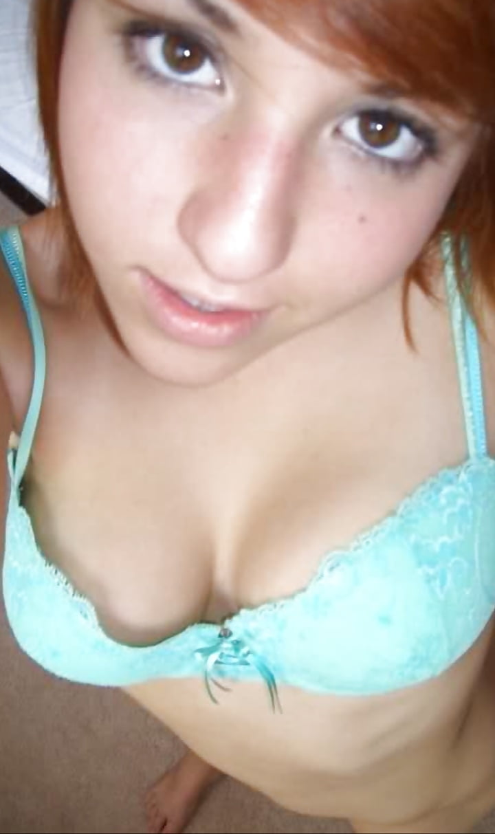 Teen_cleavage_selfies (19/49)