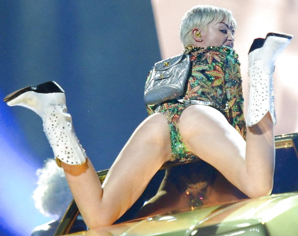 Miley cyrus butt pics