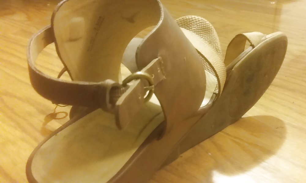 Cum_on_Shoes-Left_Her_Sexy_Little_Wedge_Heels_at_my_house (20/28)