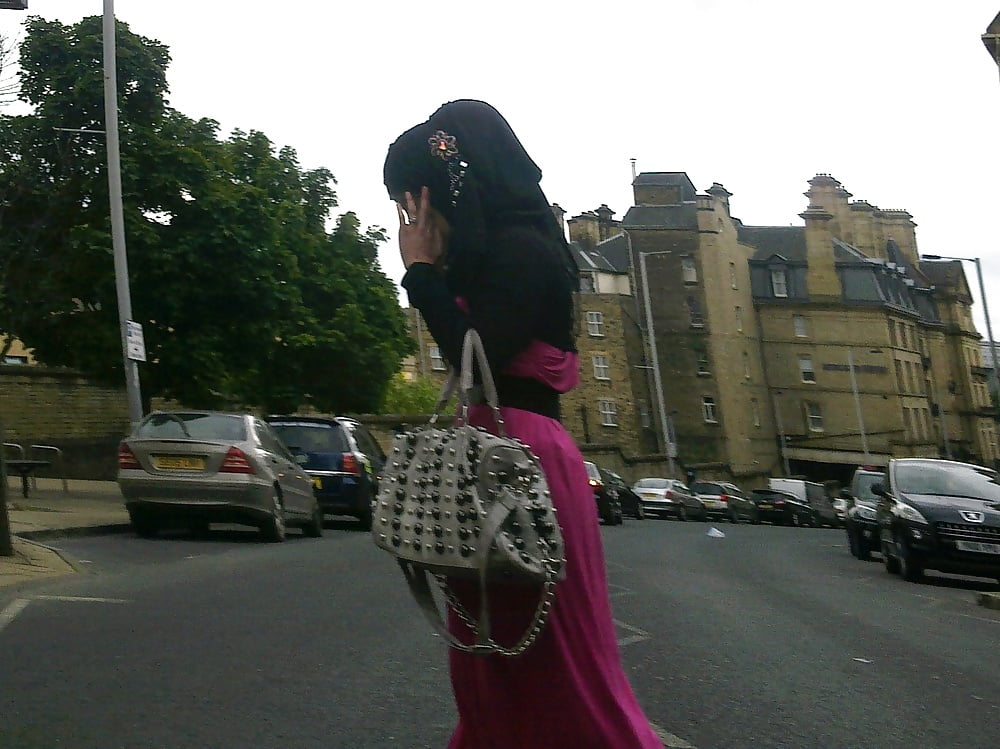 Big ass candid paki hijabi in high heels (6/16)