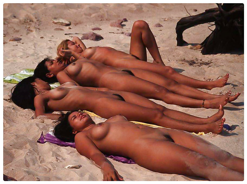 https://x3vid.com/images/63/407/Babes_Public_Nudity_Voyeur_Thousand_nudist_naturist_desnudo_voyeur_beach_nude_tan_line_4718745-337.jpg