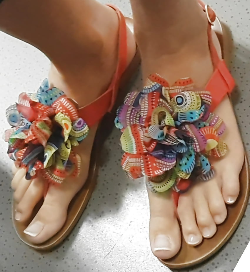 Teen sexy feet foot barefeet barefoot toes (6/6)