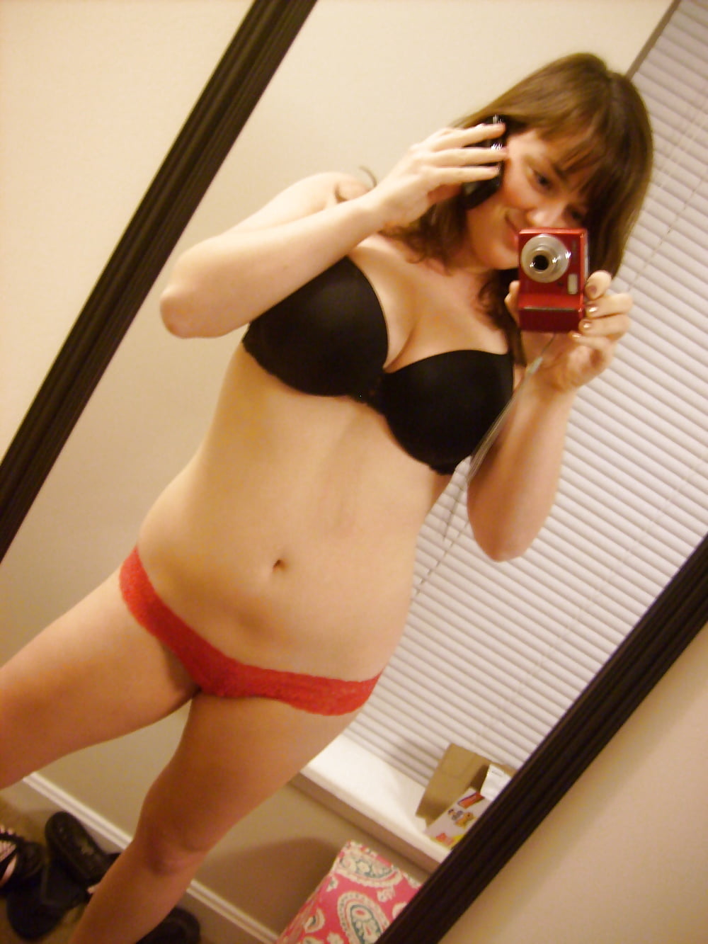 Big tits teen posing in panties and nude (5/28)