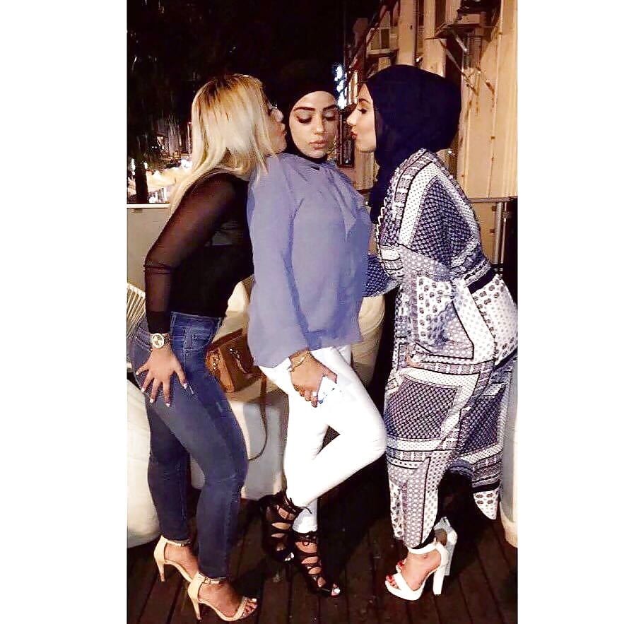 Hot Arab Big Tits Hijab Muslim Babe (1/18)