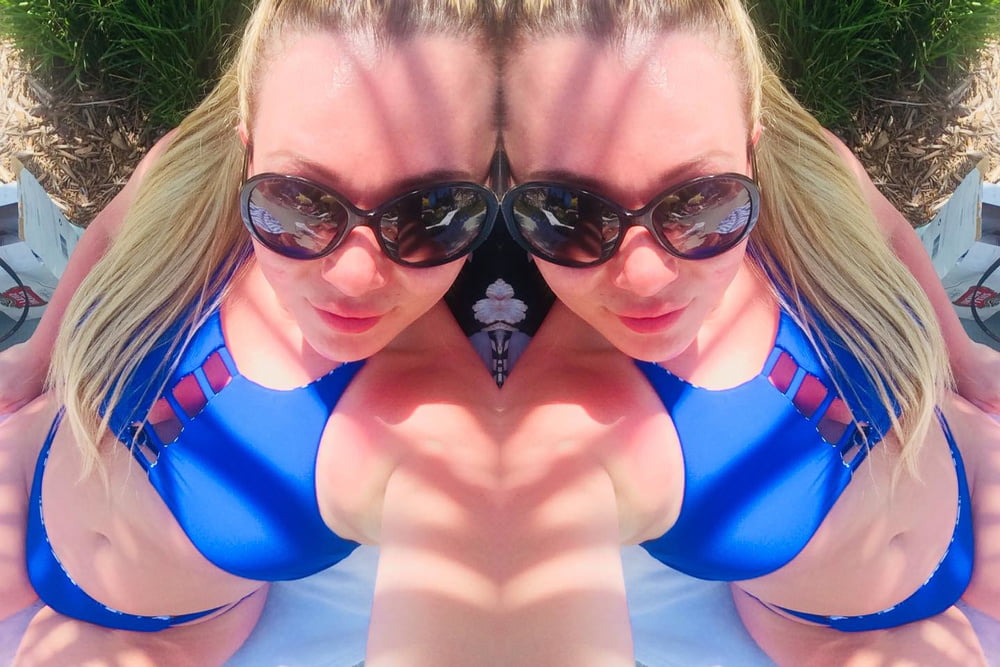 Laura_Takes_On_Hot_Tiny_Bikinis (6/26)