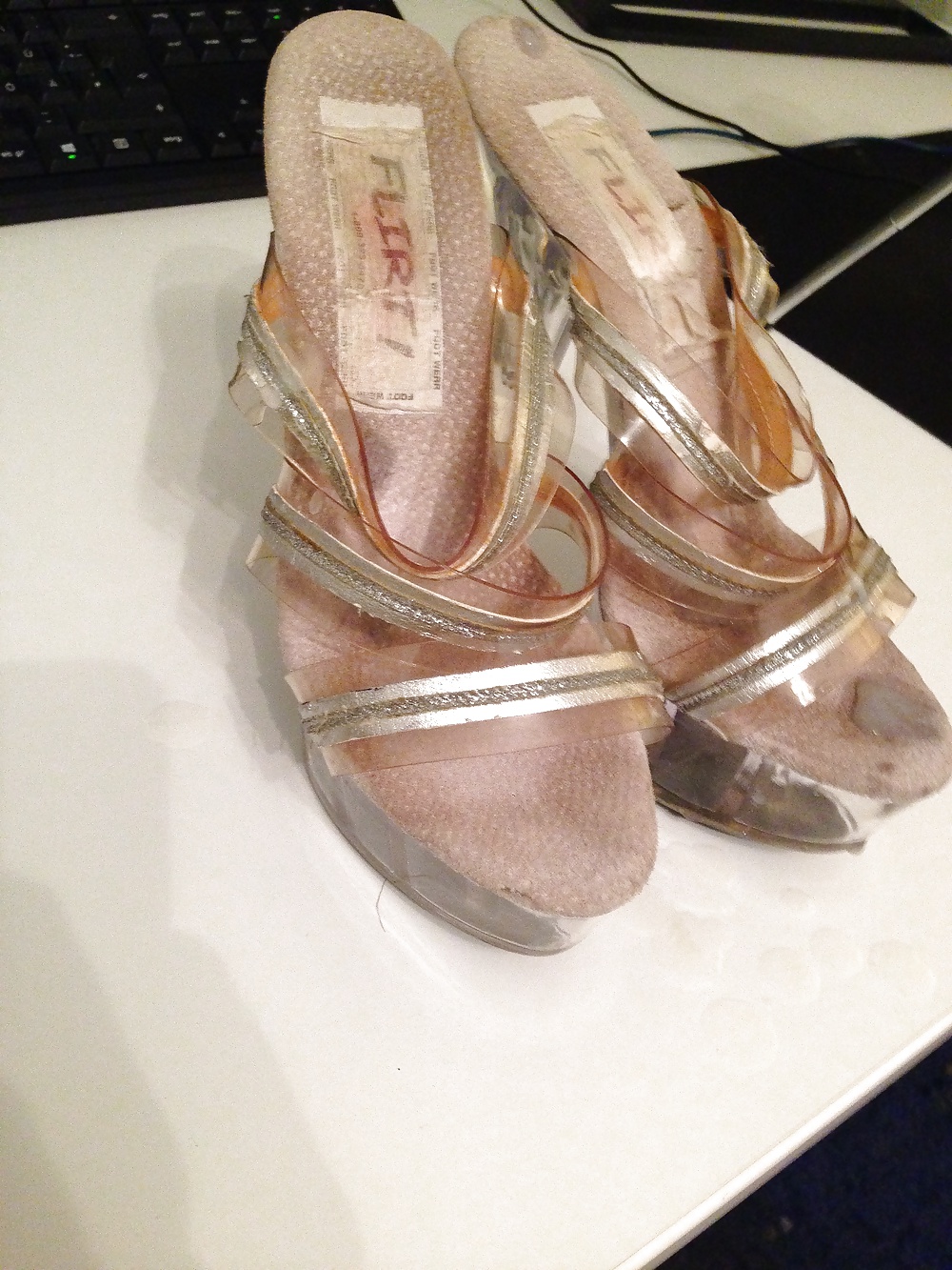 old stripper heels cummed (2/3)