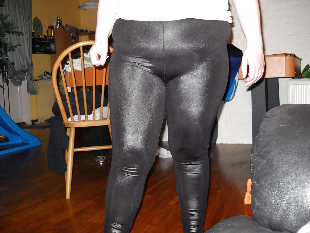 BBW wife in sexy tight shiny leggings - Photo #9.
