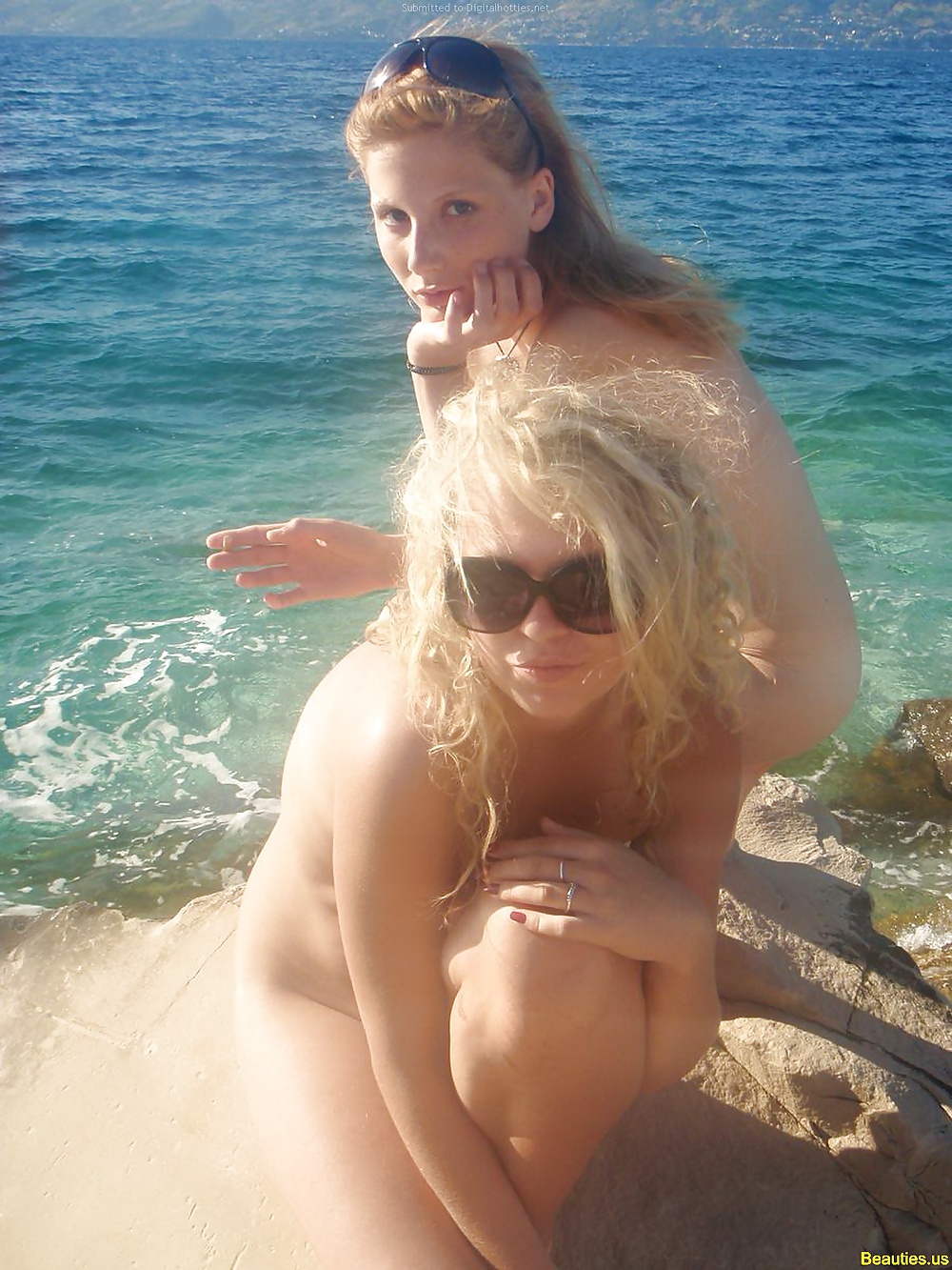 Teens_and_tweens_on_vacation_-_NN_and_N _bikini _topless (24/98)