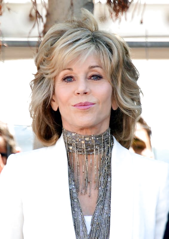 Shaggable in her seventies  Jane Fonda (2/31)