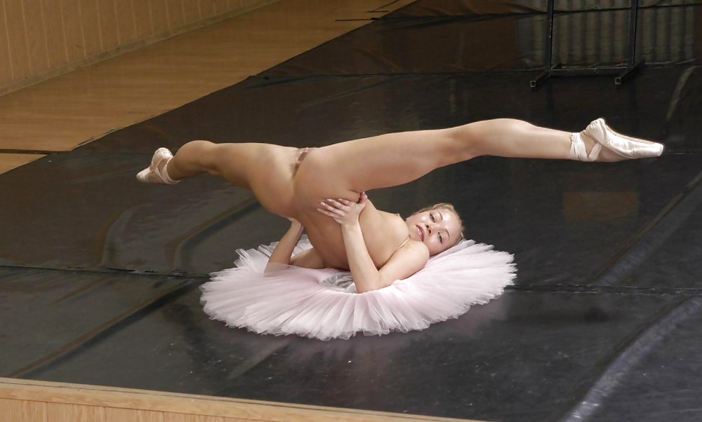 naked russian ballerina - Photo #62.