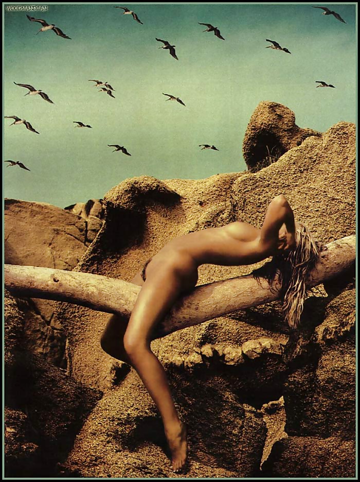 gorgeous kristy swanson nude pics (3/11) .