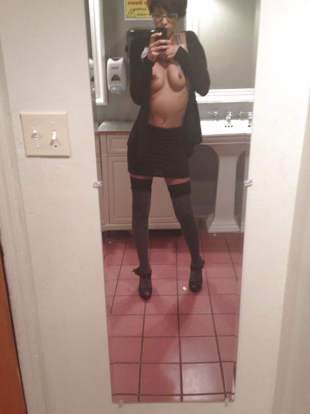 Amateur_selfie_sexy_teens_naked_tits_pussy_ass_slut (14/44)