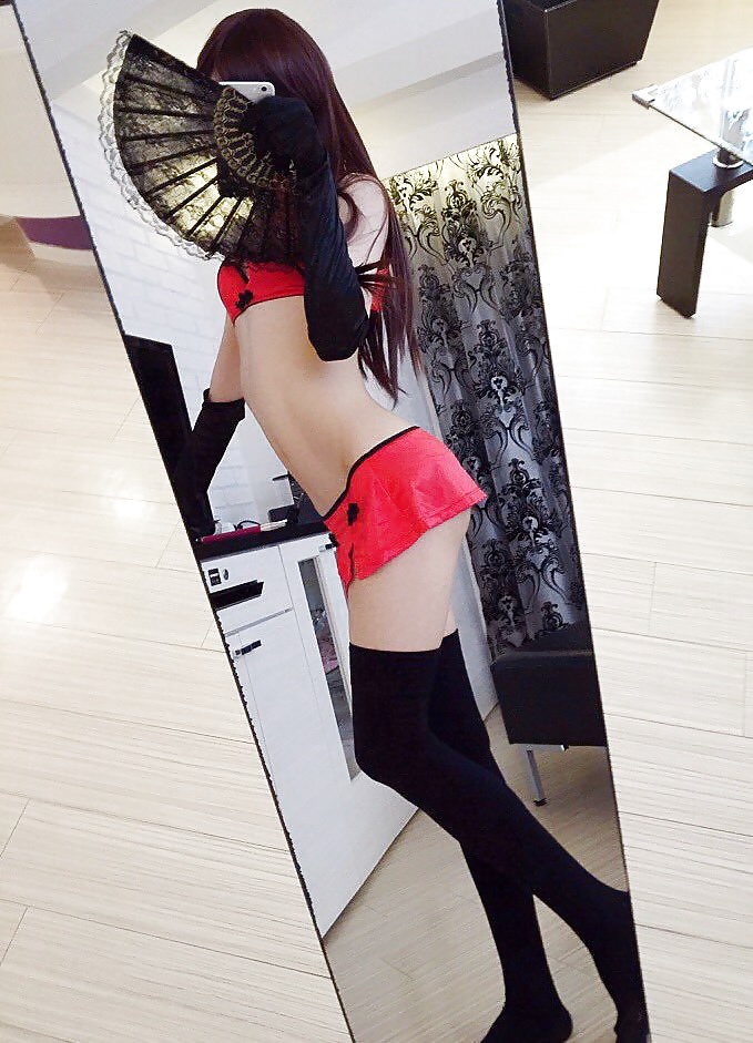 Japanese amateur crossdresser selfies (9/41)