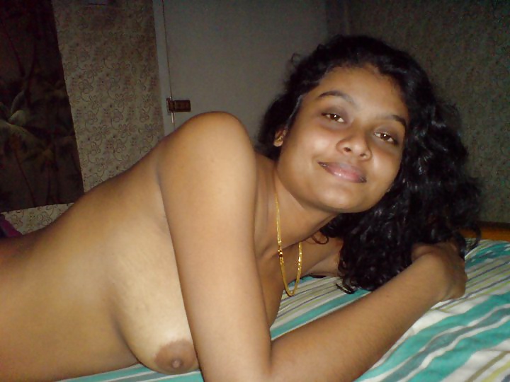 Sri Lankan Nude Girls River Side.