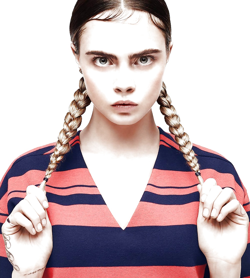 Cara Delevingne help find a hard dick to fuck her face. (5/32)